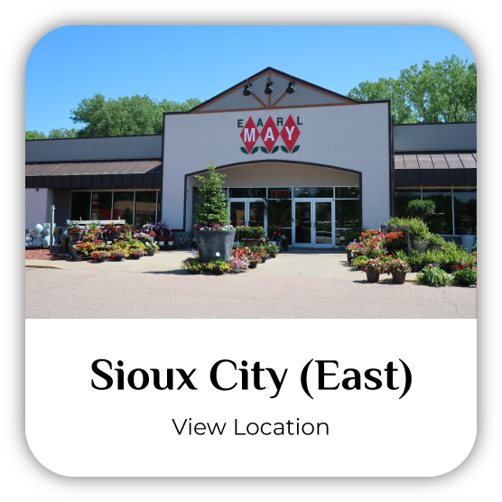 East Sioux City, Iowa, Earl May Garden Center storefront.